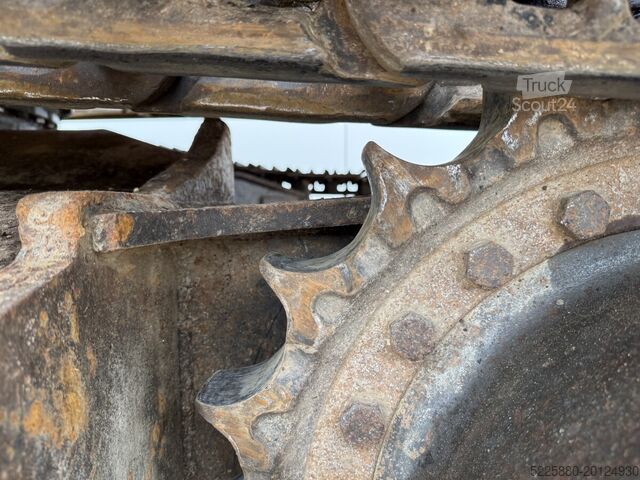 Gosenični bager New Holland E215LC