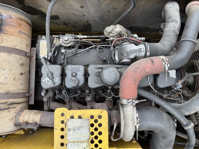 Gosenični bager New Holland E215LC