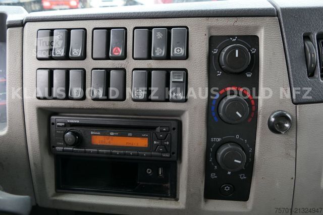 Kuorma-auto umpikorilla VOLVO FL 250 Koffer Rolltor LBW Euro 6