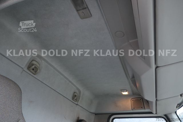Kuorma-auto umpikorilla VOLVO FL 250 Koffer Rolltor LBW Euro 6
