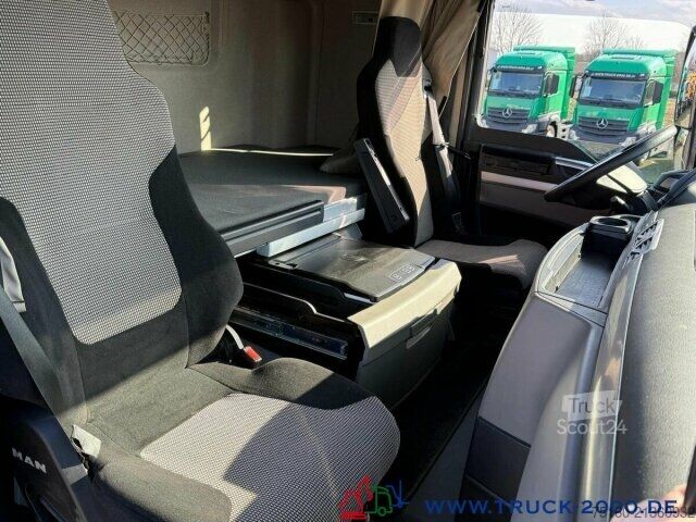 Стандартный седельный тягач MAN TGX 18.470 4x4 H-Drive Kipphydraulik Kühlschrank