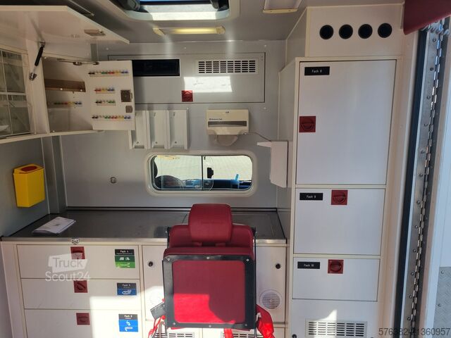 Ambulans Mercedes-Benz Sprinter Rettungswagen
