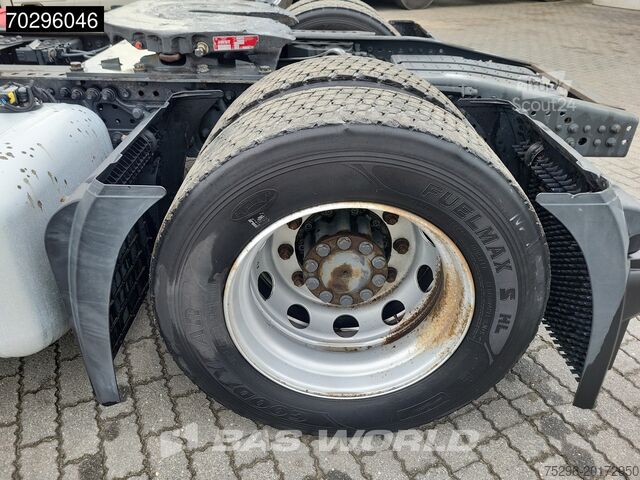 Volume SCM Mercedes Actros 1842 Actros 4X2 GigaSpace NL-Truck Mega ...