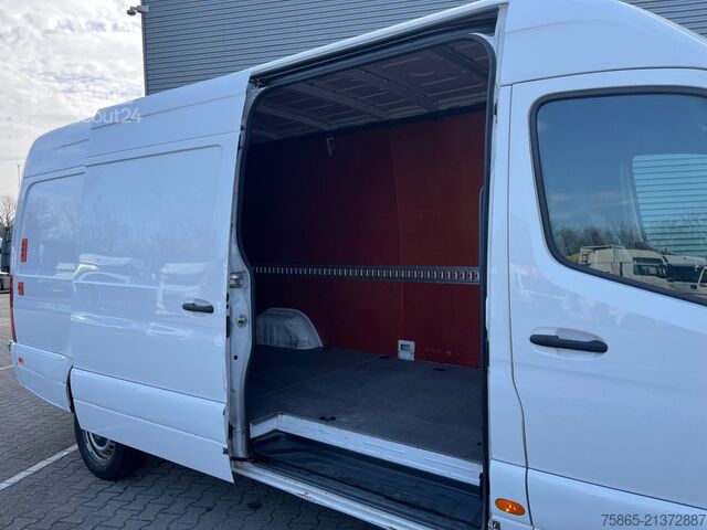 Bestelwagen Mercedes-Benz Sprinter 319 1.9 CDI / L4 H2 / RWD / Navi / APK...
