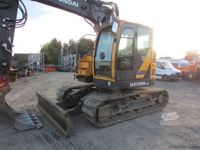 Excavadora de cadenas HYUNDAI HX 130 ALCR Kettenbagger 77.500 EUR / AC