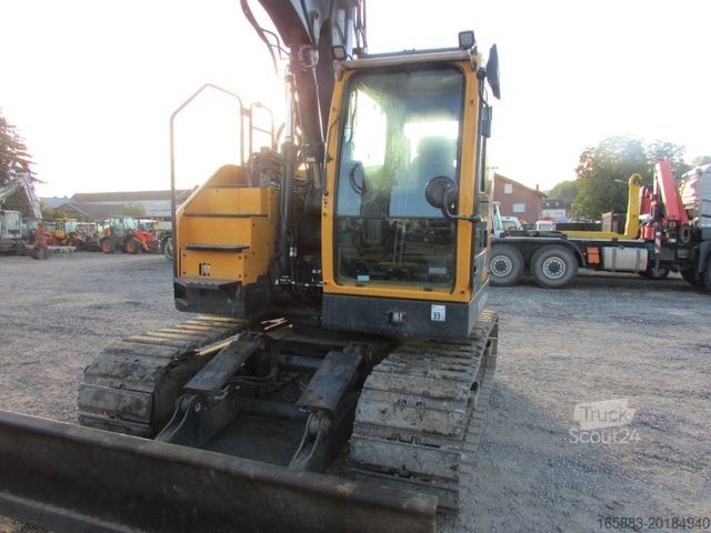 Excavadora de cadenas HYUNDAI HX 130 ALCR Kettenbagger 77.500 EUR / AC