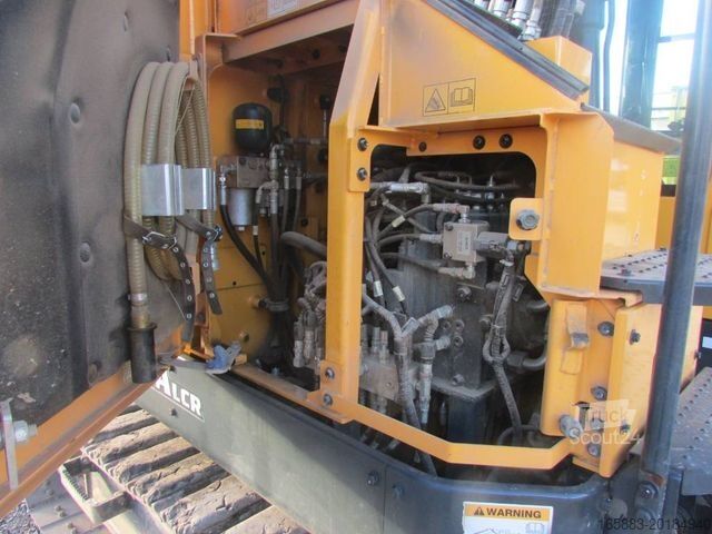 Excavadora de cadenas HYUNDAI HX 130 ALCR Kettenbagger 77.500 EUR / AC