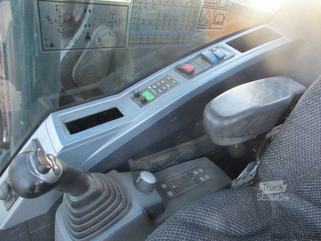 Excavadora de cadenas HYUNDAI HX 130 ALCR Kettenbagger 77.500 EUR / AC