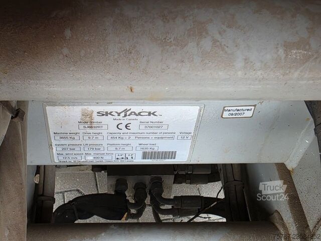 Werkplatform Skyjack SJ6832RT 4x4 Diesel, neuer Motor!!!