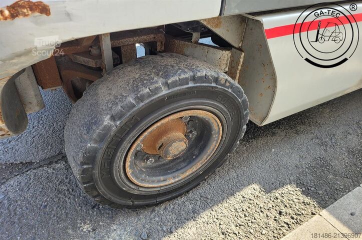 Diesel gaffeltrucks Nissan YG1D2A320