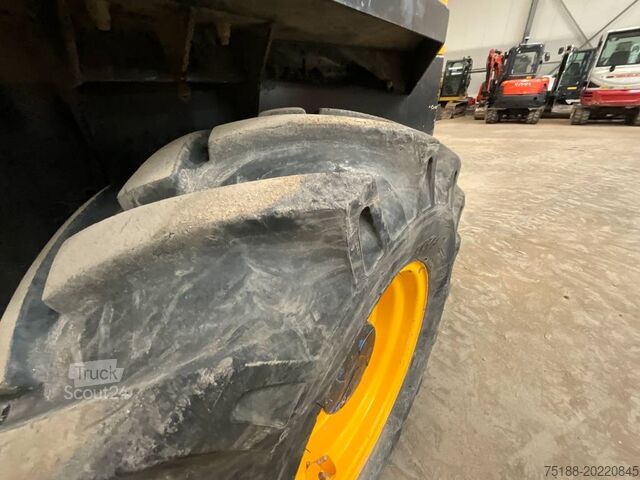 Camión volquete JCB 6 T FT