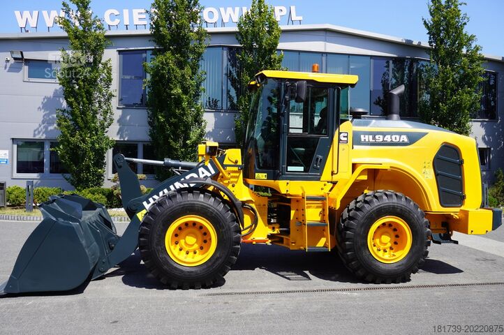 ładowarka kołowa Hyundai HL940A articulated loader / year 2021 /