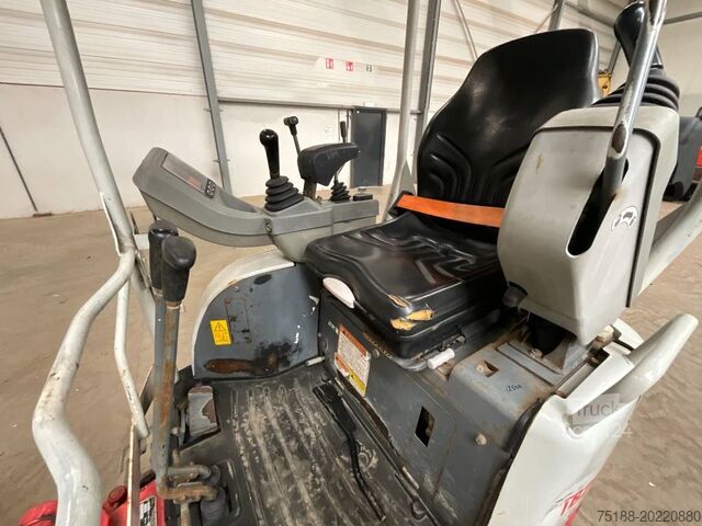 Minikoparka Takeuchi TB 215 R