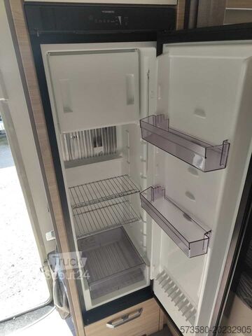 Teilintegriertes Wohnmobil Fiat Ducato Carasuite 650 MF 5 | 5 Schlafplätze | Teilintegriert