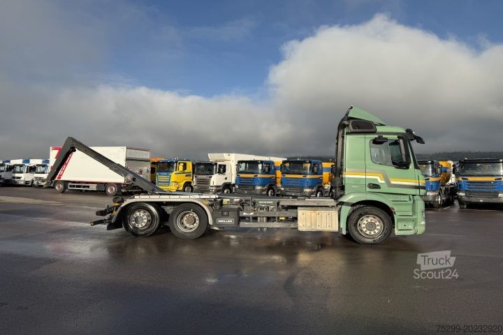 Camión portacontenedores de gancho Mercedes-Benz Antos 2648 Meiller