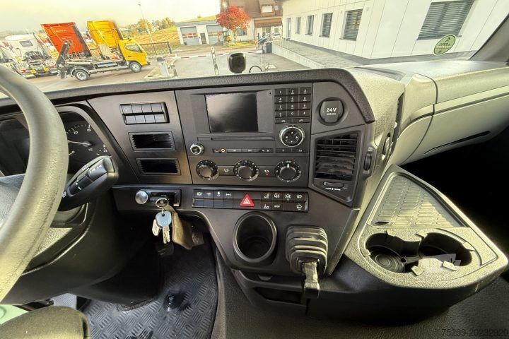 Camión portacontenedores de gancho Mercedes-Benz Antos 2648 Meiller