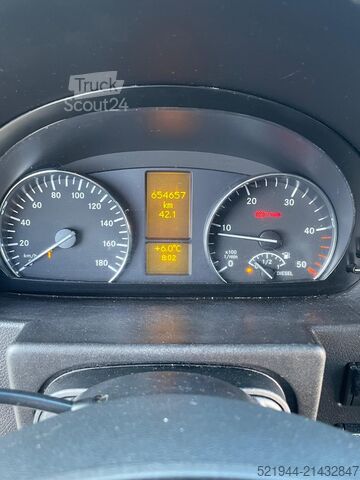 Standardní tahač Mercedes-Benz Sprinter 519 CDI 190 PS Schlafkabine LBW