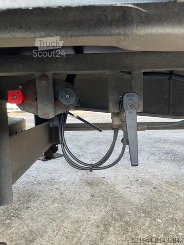 Standardní tahač Mercedes-Benz Sprinter 519 CDI 190 PS Schlafkabine LBW