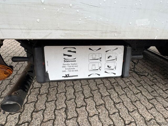 Camion caisson FUSO Canter 7C15 Koffer mit Ladebordwand