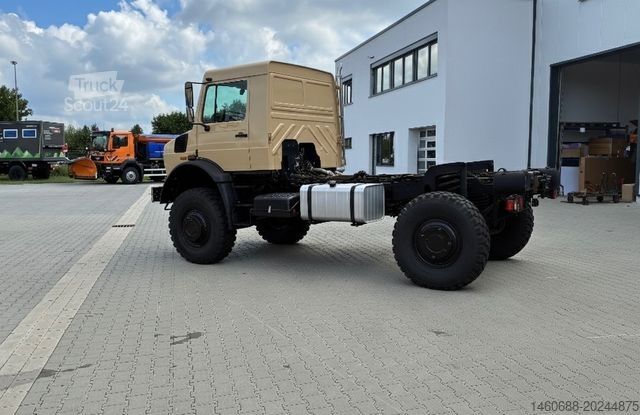 Camion à usage spécial MERCEDES-BENZ Unimog U4023 Wüstensand