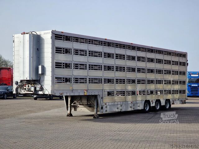 Veetransport Pezzaioli Livestock 5 deck - Water & Ventilation - Loafli...