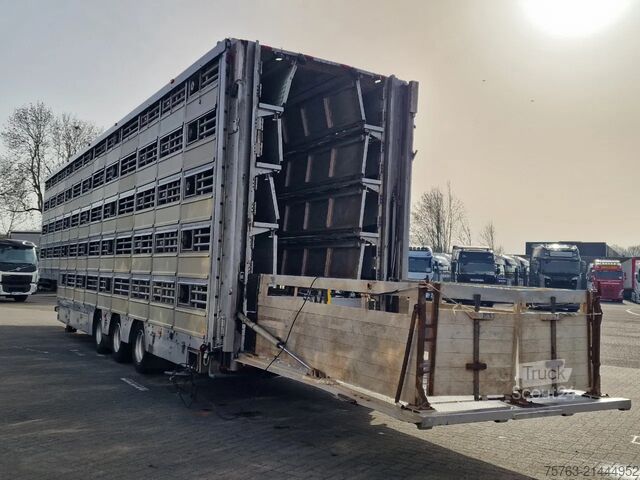 Veetransport Pezzaioli Livestock 5 deck - Water & Ventilation - Loafli...