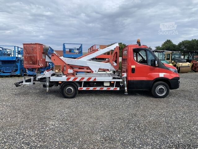 Dobozos furgon Iveco Daily Multitel MX170 - 17m - 200 kg
