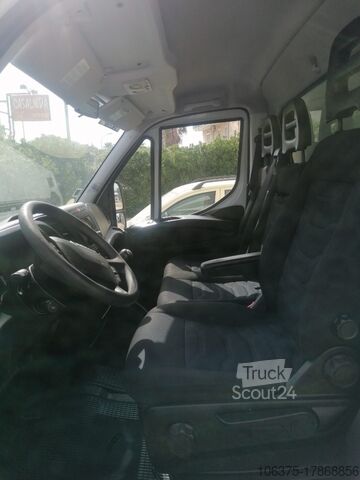 شاحنة صندوقية عالية وطويلة IVECO Daily 35C14