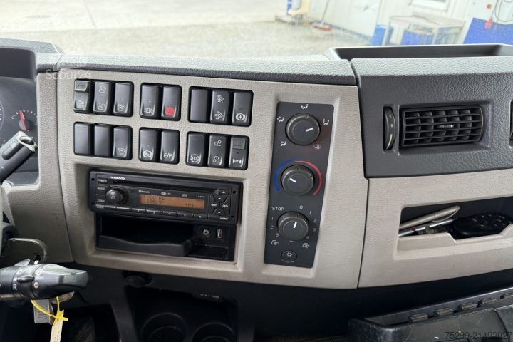 Żuraw samochodowy Volvo FE-320 6x2R Fassi 235 5-Fach