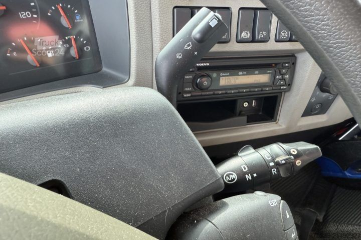 Żuraw samochodowy Volvo FE-320 6x2R Fassi 235 5-Fach