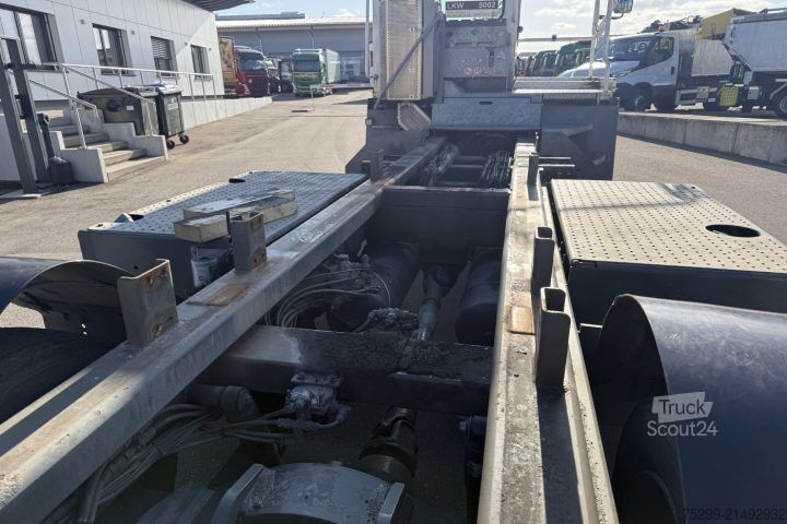 LKW-Fahrgestell YT222 4x2 Chassis-Kabine / Swiss-Vehicle