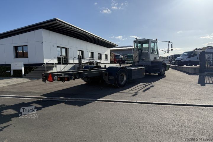 LKW-Fahrgestell YT222 4x2 Chassis-Kabine / Swiss-Vehicle