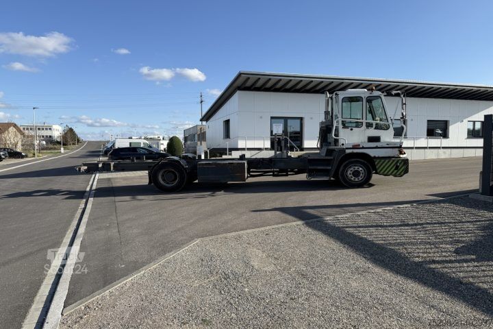 LKW-Fahrgestell YT222 4x2 Chassis-Kabine / Swiss-Vehicle