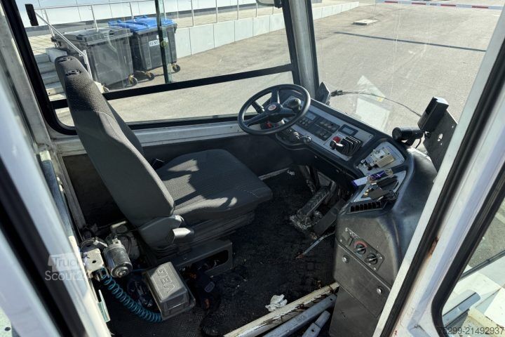 LKW-Fahrgestell YT222 4x2 Chassis-Kabine / Swiss-Vehicle