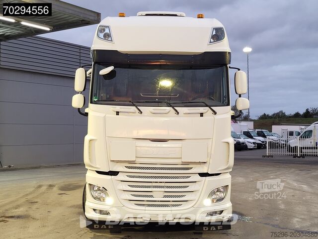 Bavul DAF XF 460 6X2 2000kg Ladebordwand Retarder Lift-St...