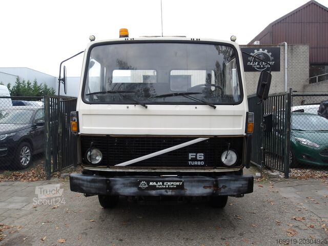 Tracteur standard Volvo F610