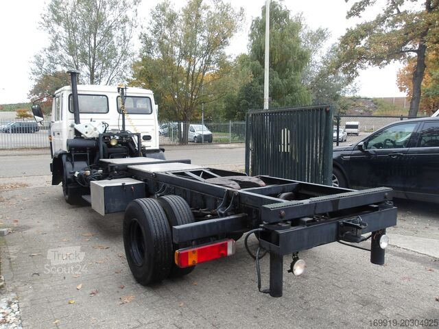 Tracteur standard Volvo F610