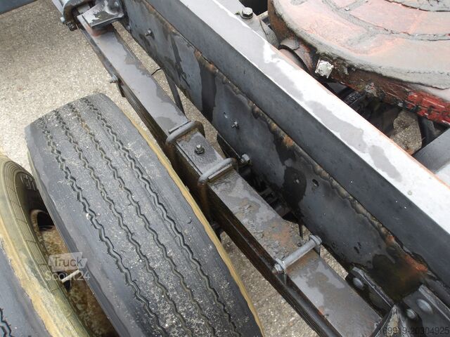 Tracteur standard Volvo F610