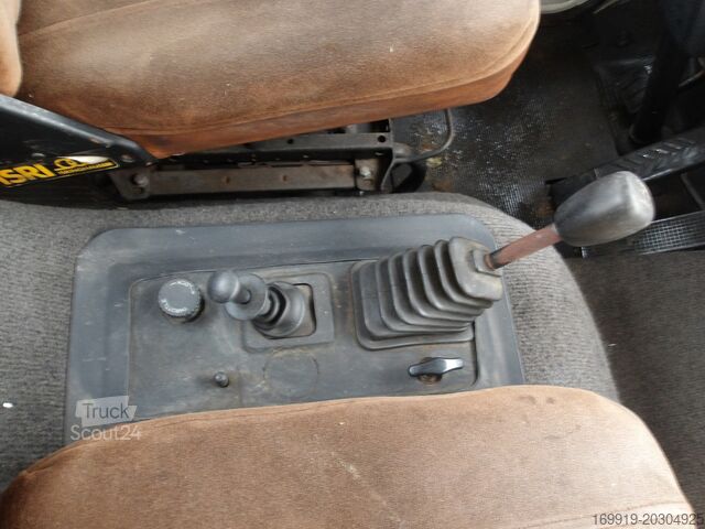 Tracteur standard Volvo F610