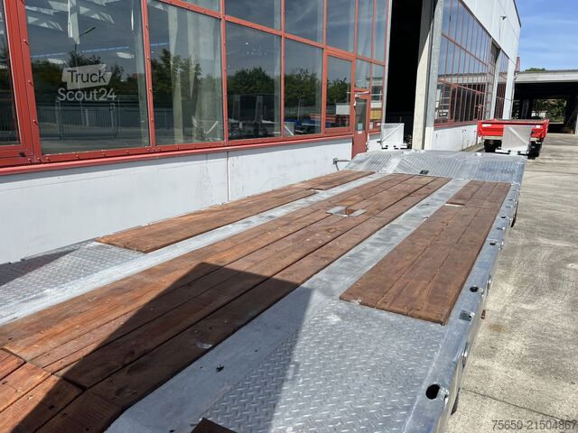 Žemagrindė platforma priekaba Möslein T 2 Schwebheim  Neuer 2 Achs Tieflader- Anhänger, Verbreiterung