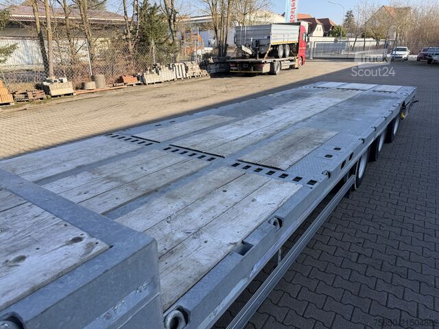 Polpriklopnik z nizko nakladalno ploščadjo Möslein STO 3 Schwebheim  3 Achs Satteltieflader Plato 45 t GGfür Fertigteile, Baumaschinen oder Container
