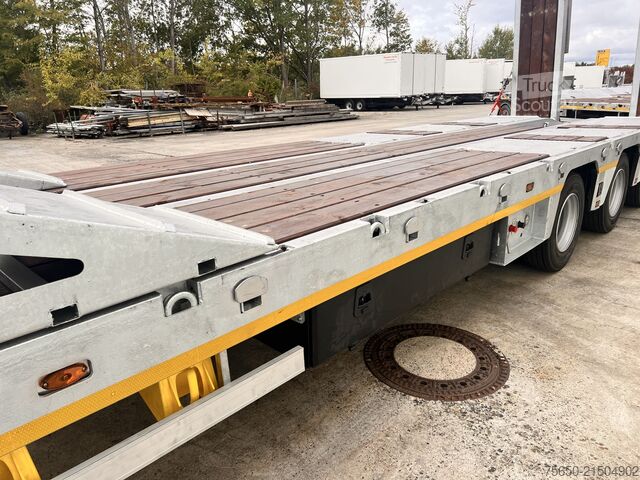 Remorque surbaissée Möslein ST 3  3 Achs Satteltieflader neu
