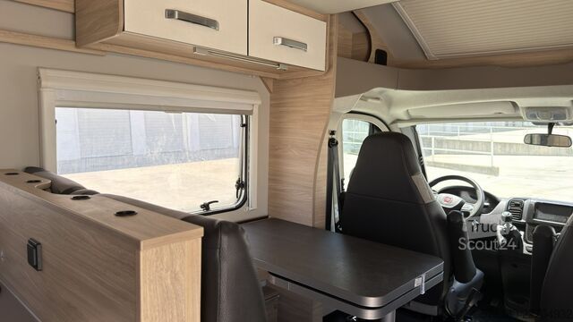 Polointegrovaný karavan 2024 Fiat Ducato Weinsberg Carasuite Voll ausgestattet | Schlafplätze für 5