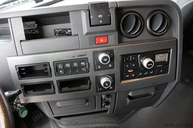 Véhicule tracteur volume RENAULT T 520 4x2 High Sleeper 2 x Tank RETARDER Nr: 711