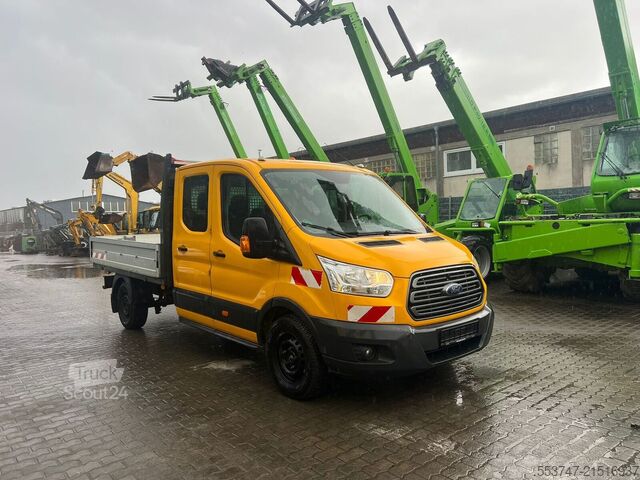 Valník s dvojitou kabinou Ford Transit