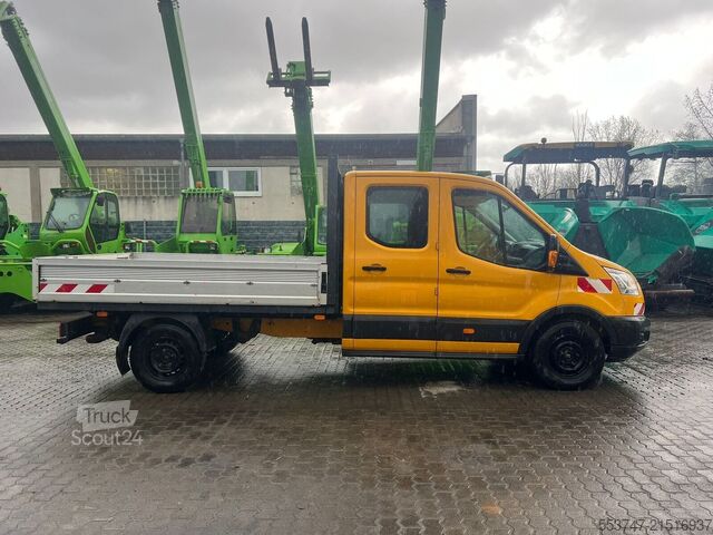 Valník s dvojitou kabinou Ford Transit