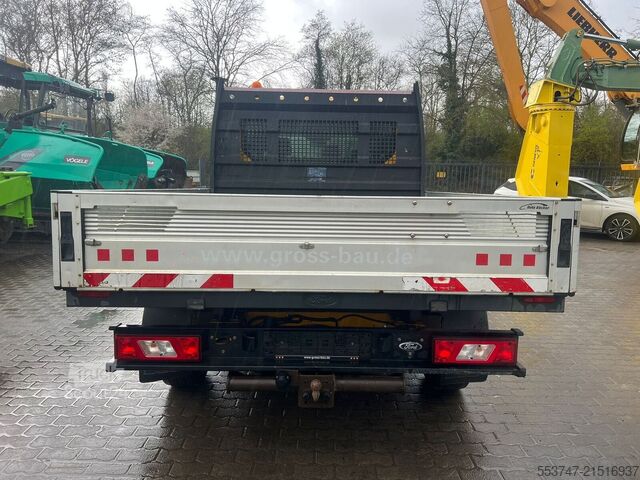 Valník s dvojitou kabinou Ford Transit