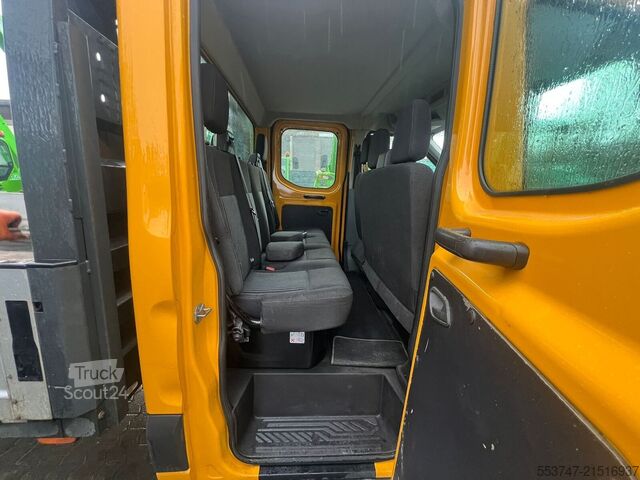 Valník s dvojitou kabinou Ford Transit