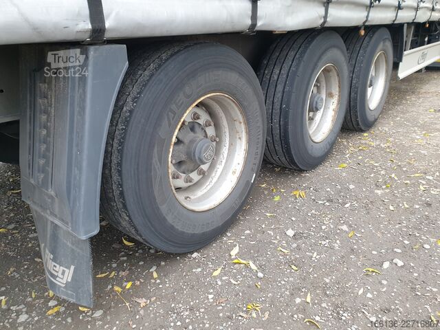 Atvērta puspiekabe ar tentu Fliegl 3-Achs Gardinensattel RoadRunner