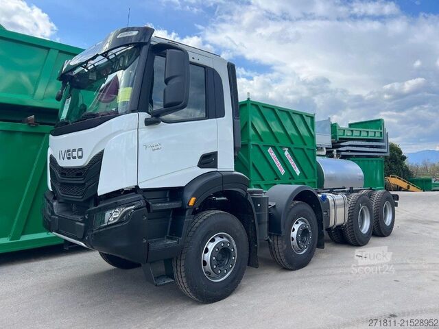 Kampós konténerszállító teherautó IVECO IVECO TRAKKER T-WAY AD540 NUOVO SCARRABILE